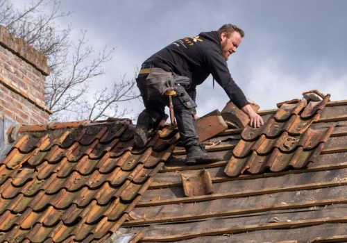 Hoeveel mensen vallen er per jaar van het dak?